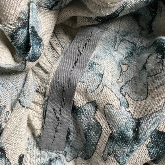 Raquel Allegra blue floral print button up shirt - Picture 6 of 7